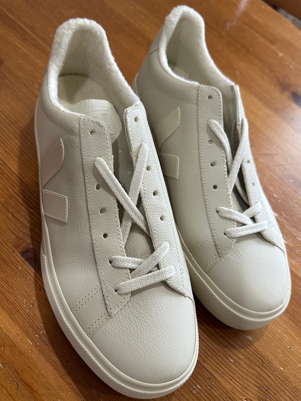 Veja CAMPO FURED LEATHER FULL PIERRE Low-Top Sneakers